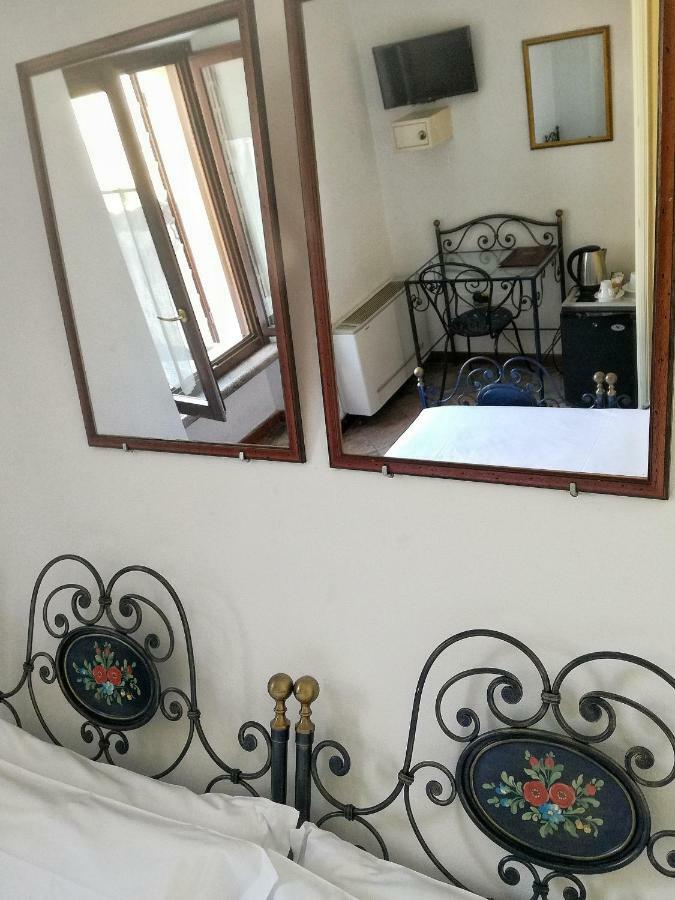 Hotel E Locanda La Bastia Valeggio sul Mincio Buitenkant foto
